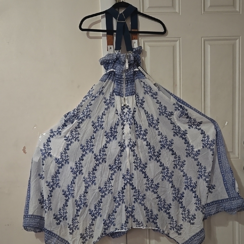 Blue And White Floral Hich Use Dress